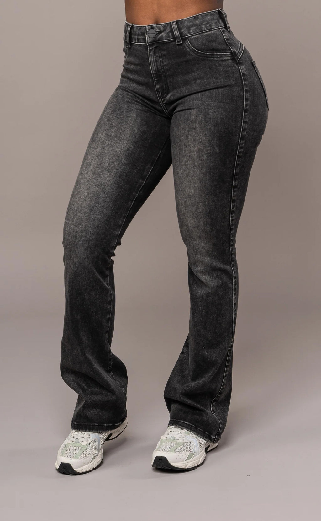 Flared Mid - Heavy Washed Black